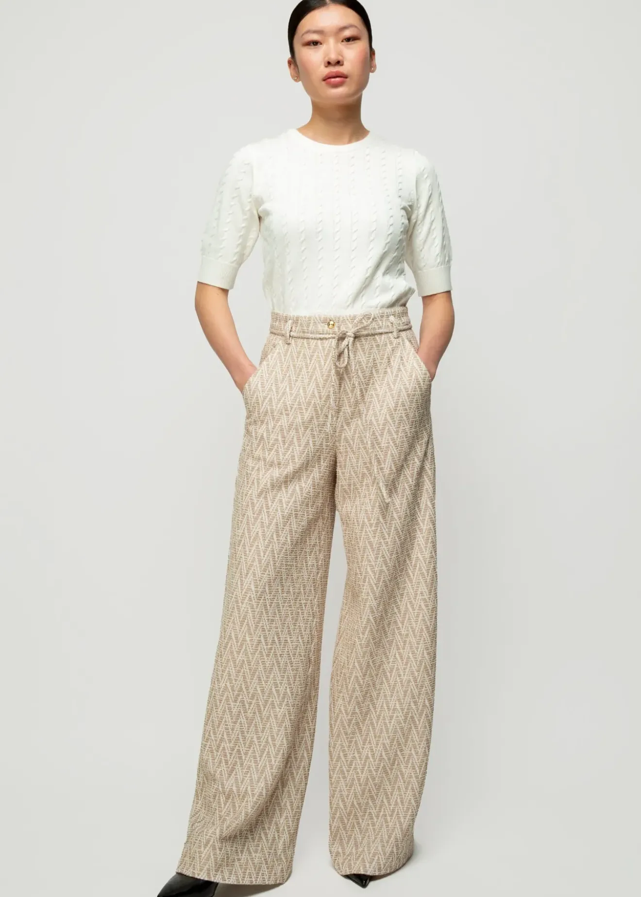 Vanilia Pantalon Met Zigzag Structuur Roasted Pecan Fashion