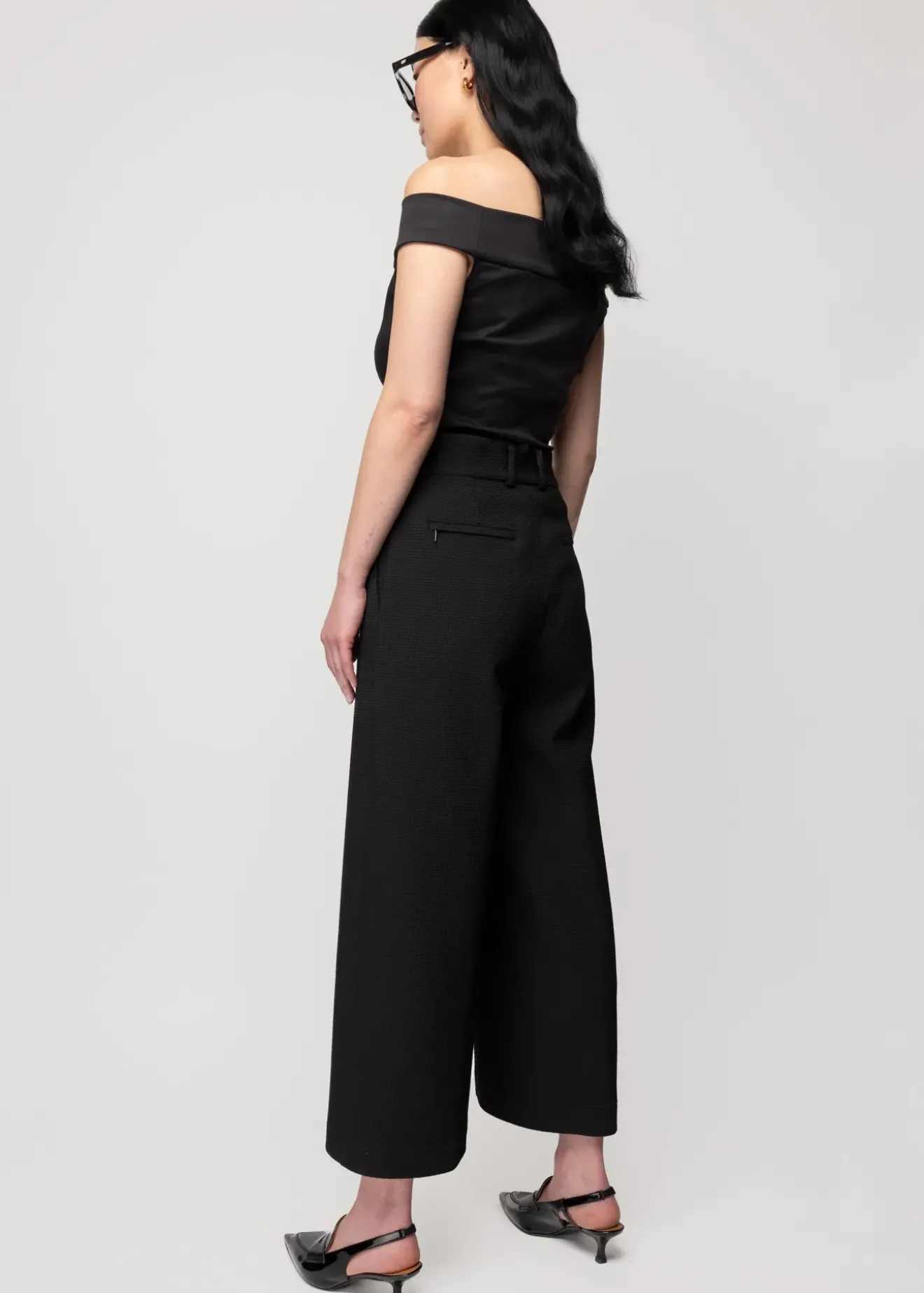 Vanilia Punto Off Shoulder Top Zwart Fashion