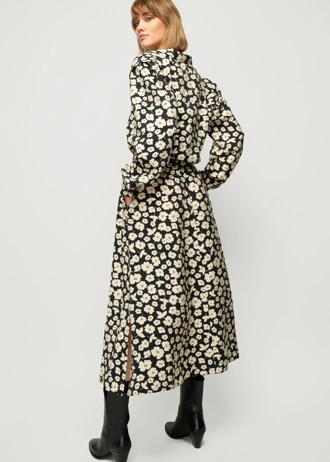 Vanilia Viscose Midi Rok Met Bloemenprint Black/Warm Ecru Online